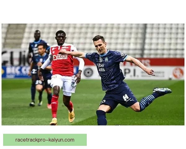 西布朗锋线老化问题突出，影响未来竞争力表现稳健的球队策略亟待调整